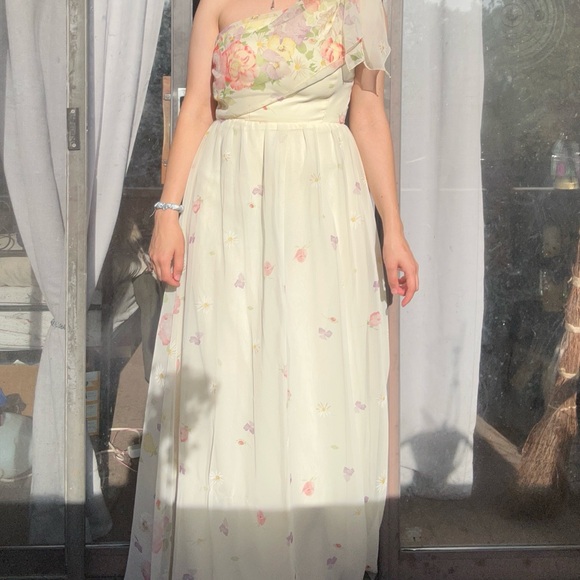 Dresses & Skirts - Floral One-Shoulder Dress